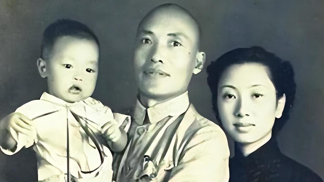 1935年6月，国民党中将张振汉被红军俘虏，跟着红军队伍走完长征