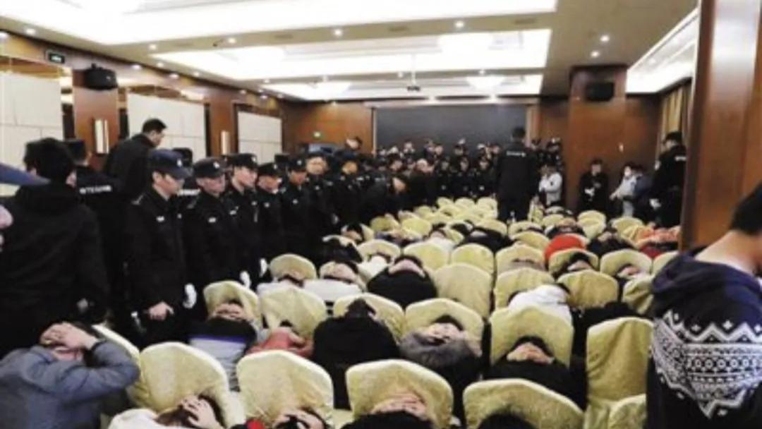 你以为在买茶，其实在买下线：一个56岁单亲妈妈，被黑茶拖进22万深渊