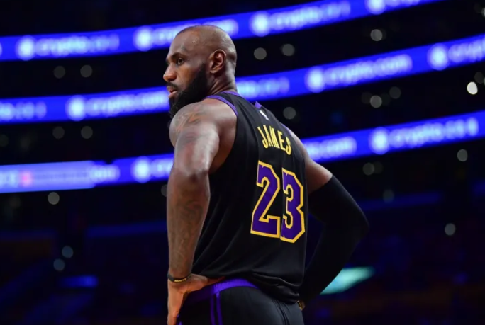 美媒报道，NBA记者Goodwill在一档节目中谈到了勒布朗-詹姆斯的未来去向，
