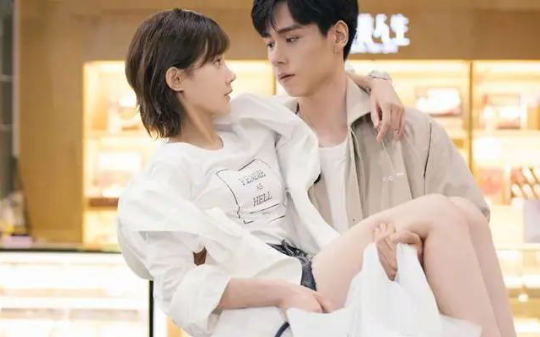 让出儿子手术名额后，我的豪门身份藏不住了