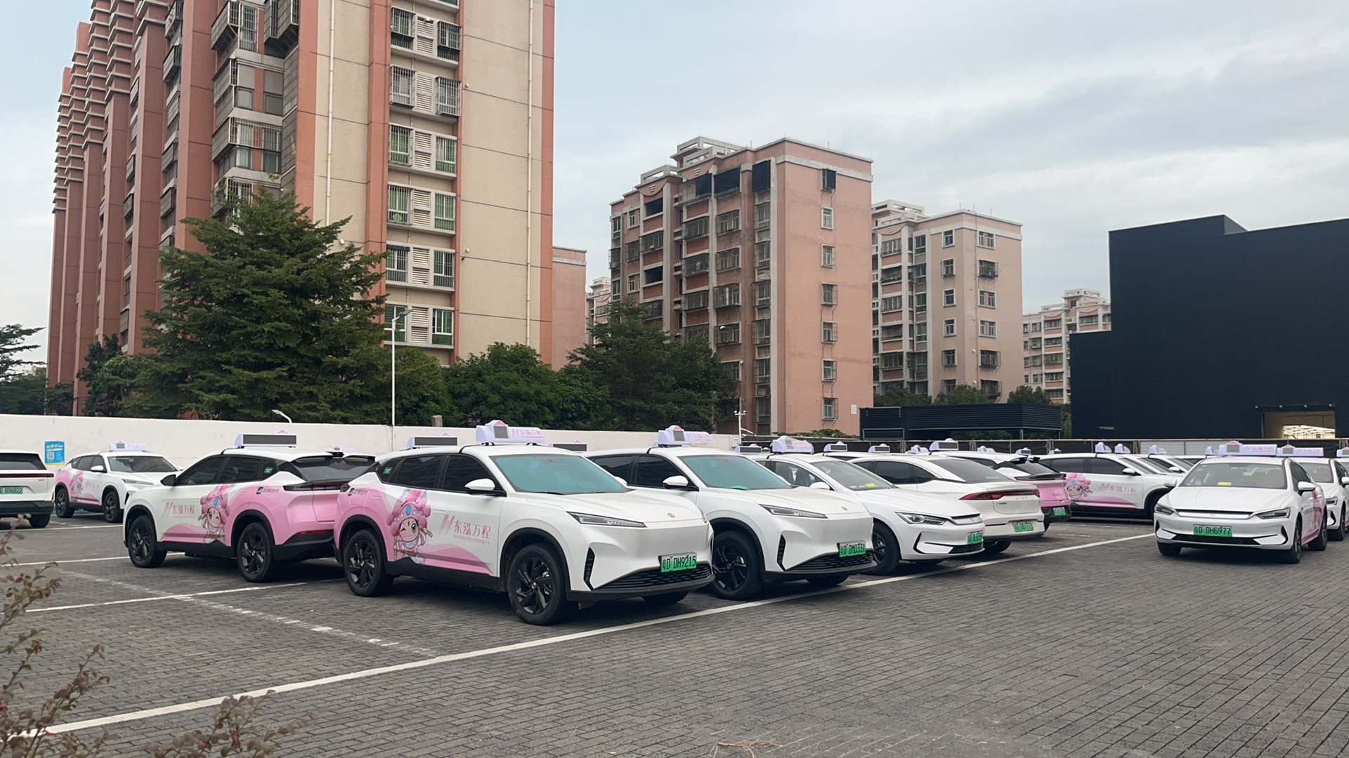 春节搞钱新思路！0 押金提新车，每天保底 300 元，汕头司机速看