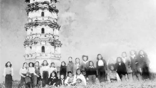 1978年苏州三个学生爬塔掏鸟蛋，意外撞开千年天宫，挖出40亿国宝，获奖50斤粮票！