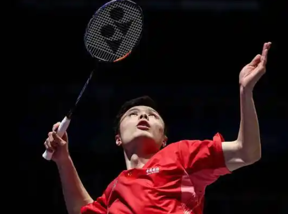 北京时间3月3日，2026年超级1000全英羽毛球第一个比赛日赛程出炉，首场比赛