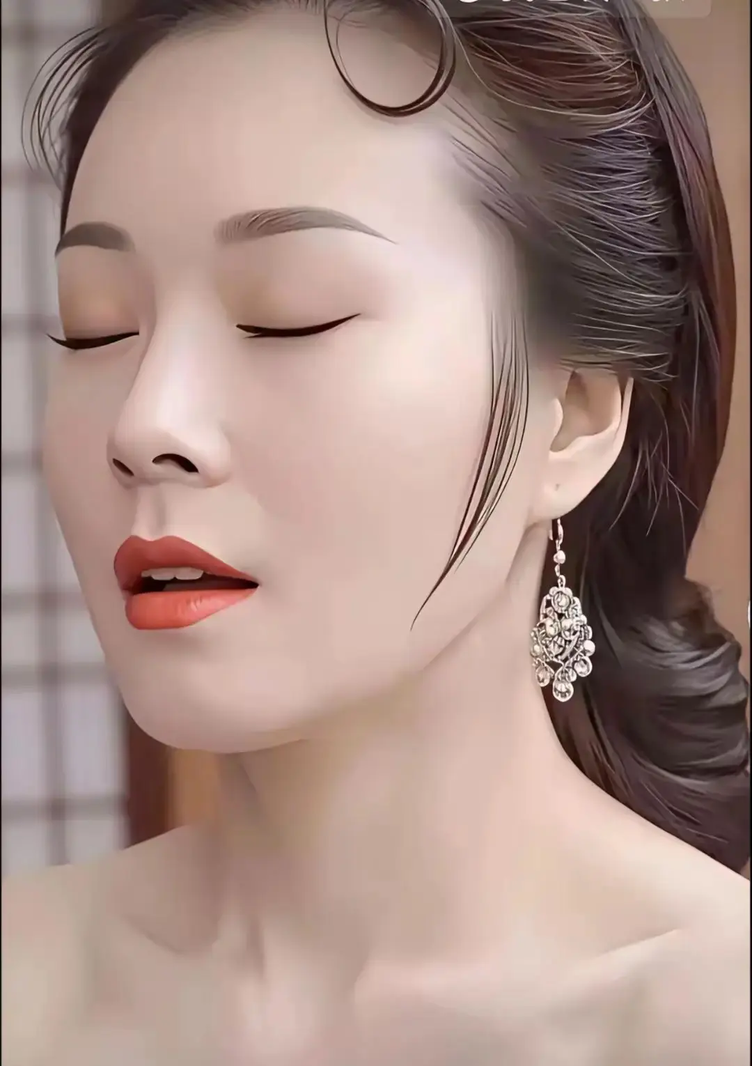 郭伯母这么好看的，但她的承诺呢