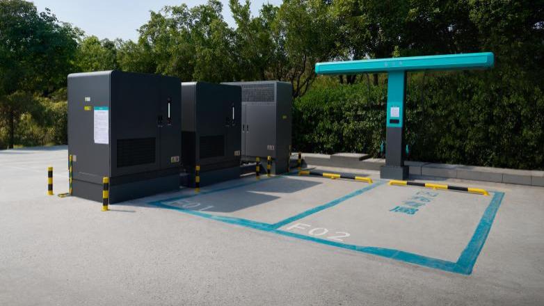 电动化上半场完美收官：比亚迪发布第二代刀片电池及闪充技术