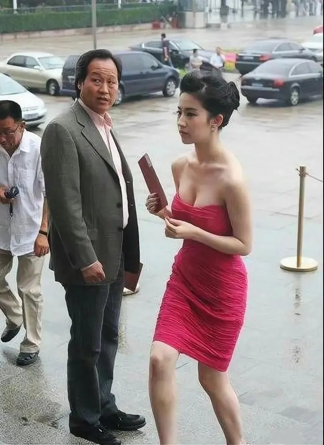 刘亦菲不愧是男生们的梦中情人，确实美若天仙