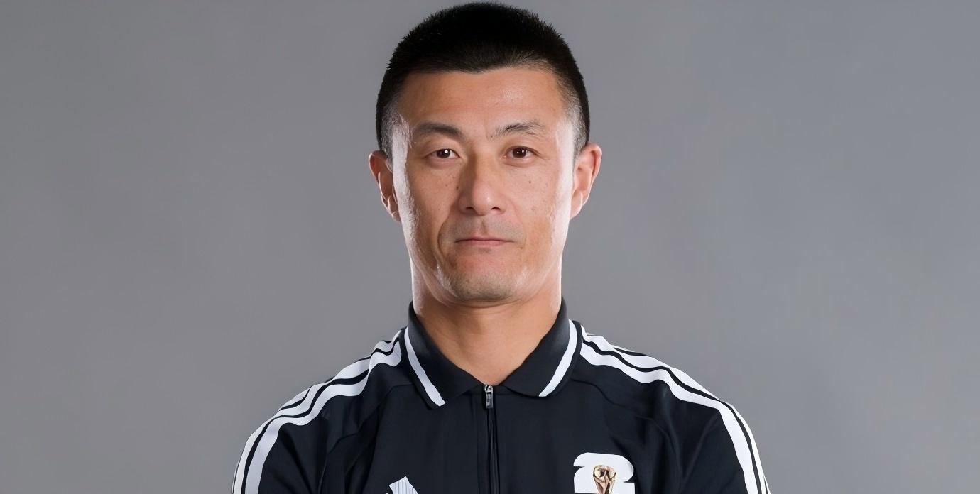 已经完成本届世界杯执法任务的中国裁判傅明，近日接受了专访。在镜头前，他展示了自己