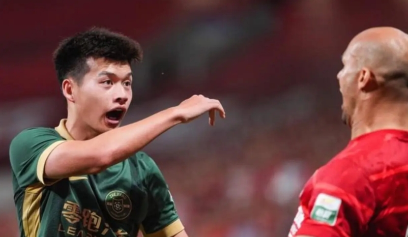 中超15支球队中，能把成都蓉城外援费利佩防得脾气炸裂的后卫究竟有几人？
寥寥无几