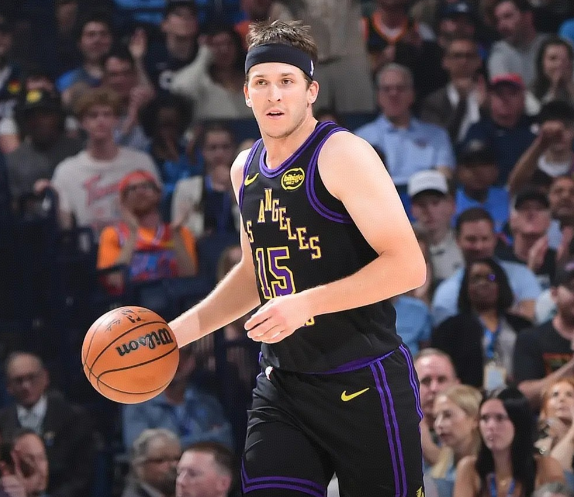 里弗斯以前不是铁人吗？这赛季怎么突然变脆皮了？

按理说合同年频繁伤病肯定是不利