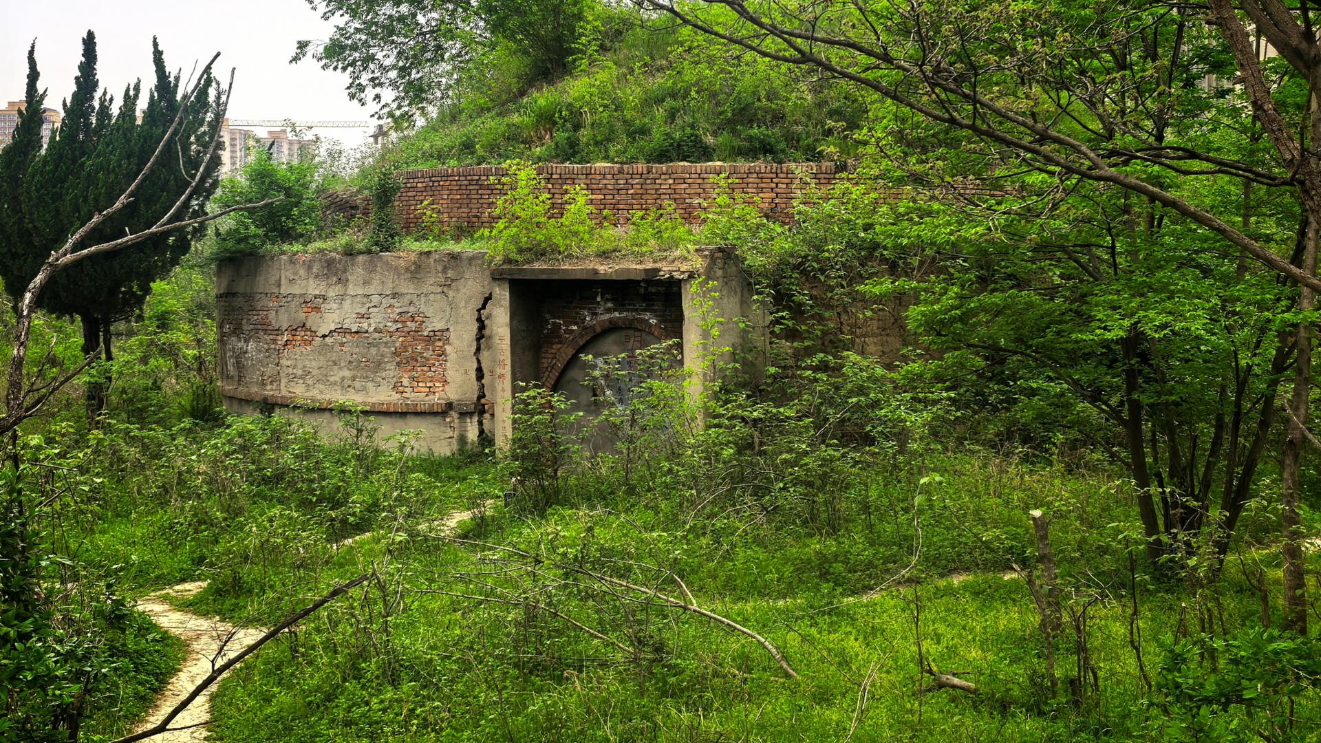 不管是吐蕃战神的墓，还是风水祖师之墓，少陵塬畔的风光，都不差