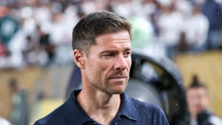 双向奔赴！刚失业就有球队找上门，英超豪门联系阿隆索，双方对彼此都很满意