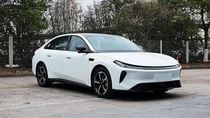 德系电机159千瓦！极狐S3换电版曝光，比纯电版多9千瓦