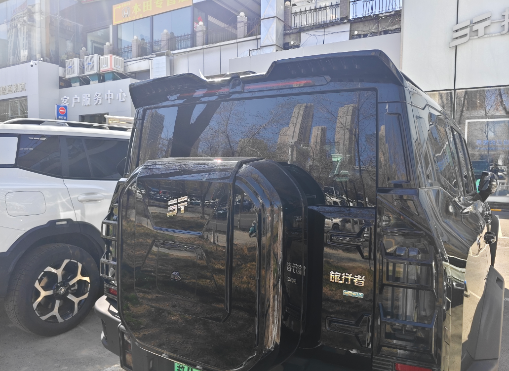 路上看到改装好的霸气旅行者CDM,顺便来感受一下！