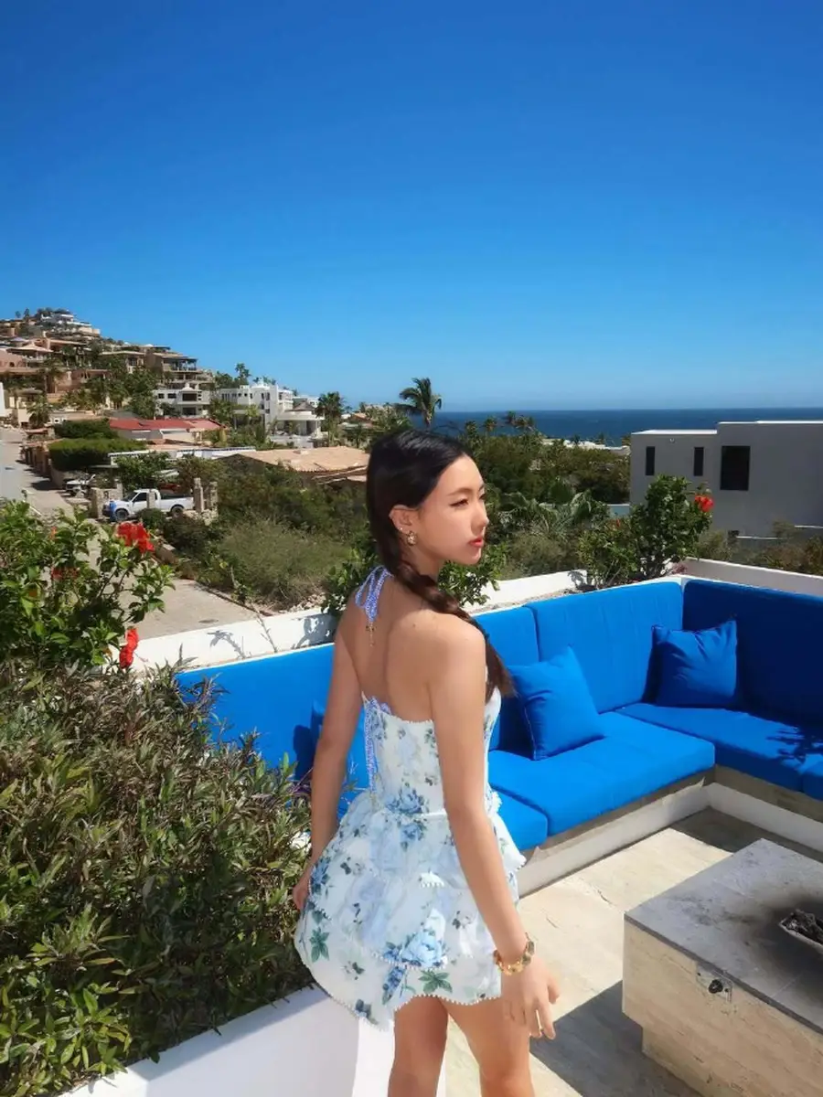 小S大女儿Elly晒出海美照 穿比基尼秀纤细火辣身材