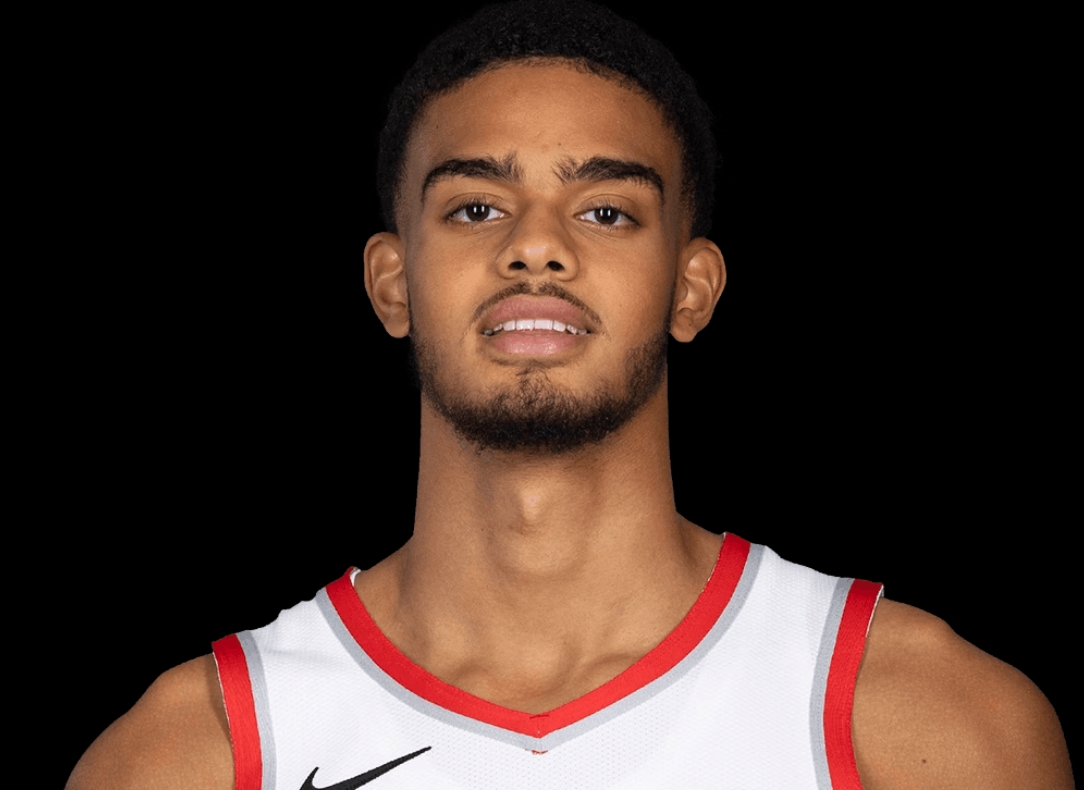 吕佩尔打的菜能上是因为替补没人了
吕佩尔能打2，3。替补就一个乐福，剩下能换吕佩