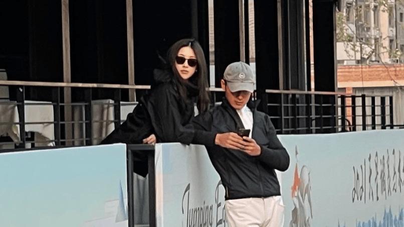 朱珠晒结婚5周年美照！夸老公文笔好水平比自己高，彼此很爱对方