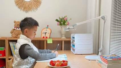 为什么均匀的光线会让眼睛更舒服？——从生理机制到护眼方案