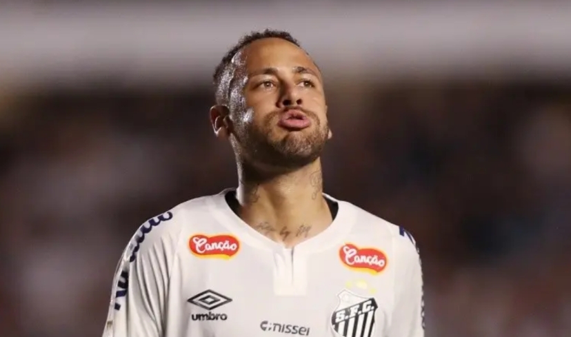 安切洛蒂估计已经受够了！
近日，关于没有将内马尔征召让安切洛蒂陷入了很多的声讨，