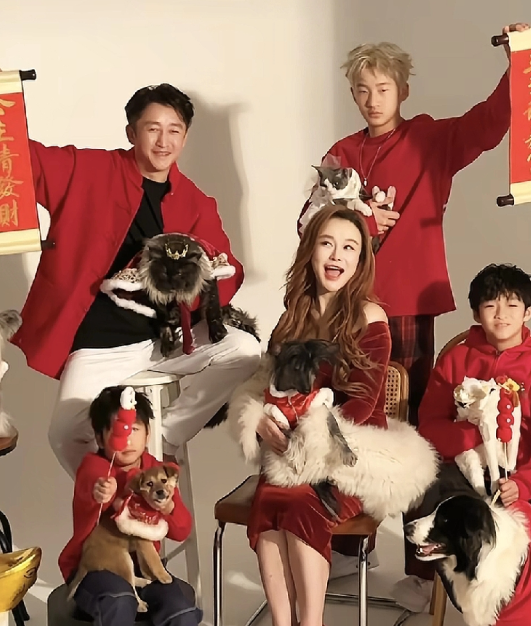 冉莹颖高调发文，不仅是对过去的深情回望，更是对未来的甜蜜期许，网友纷纷感叹：时间