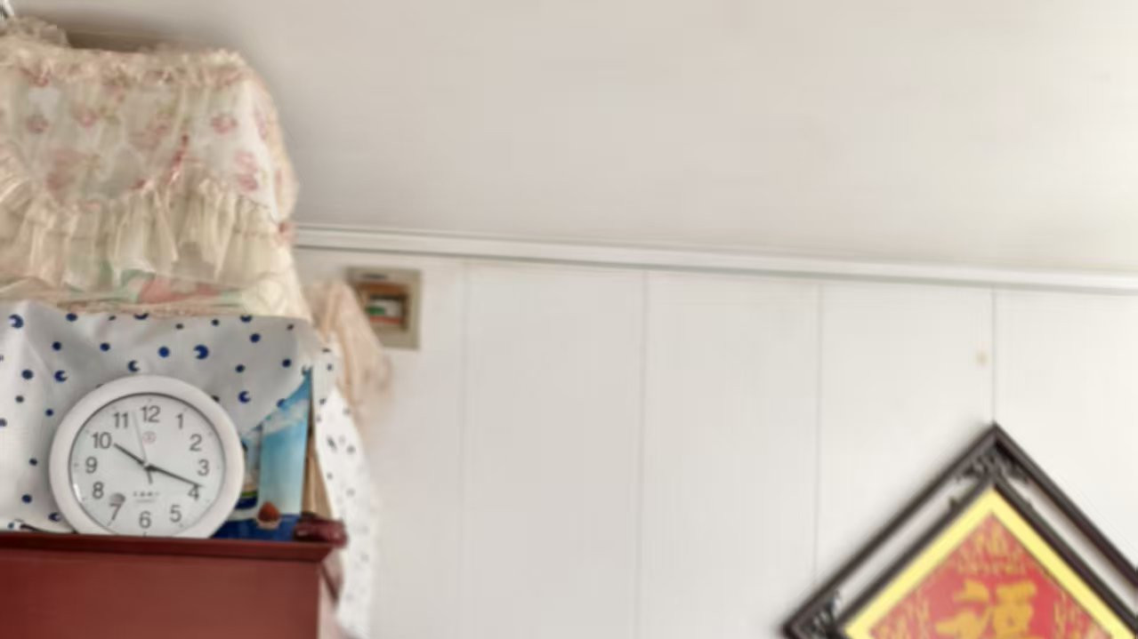 同窗聚首文水，岁月情暖心间