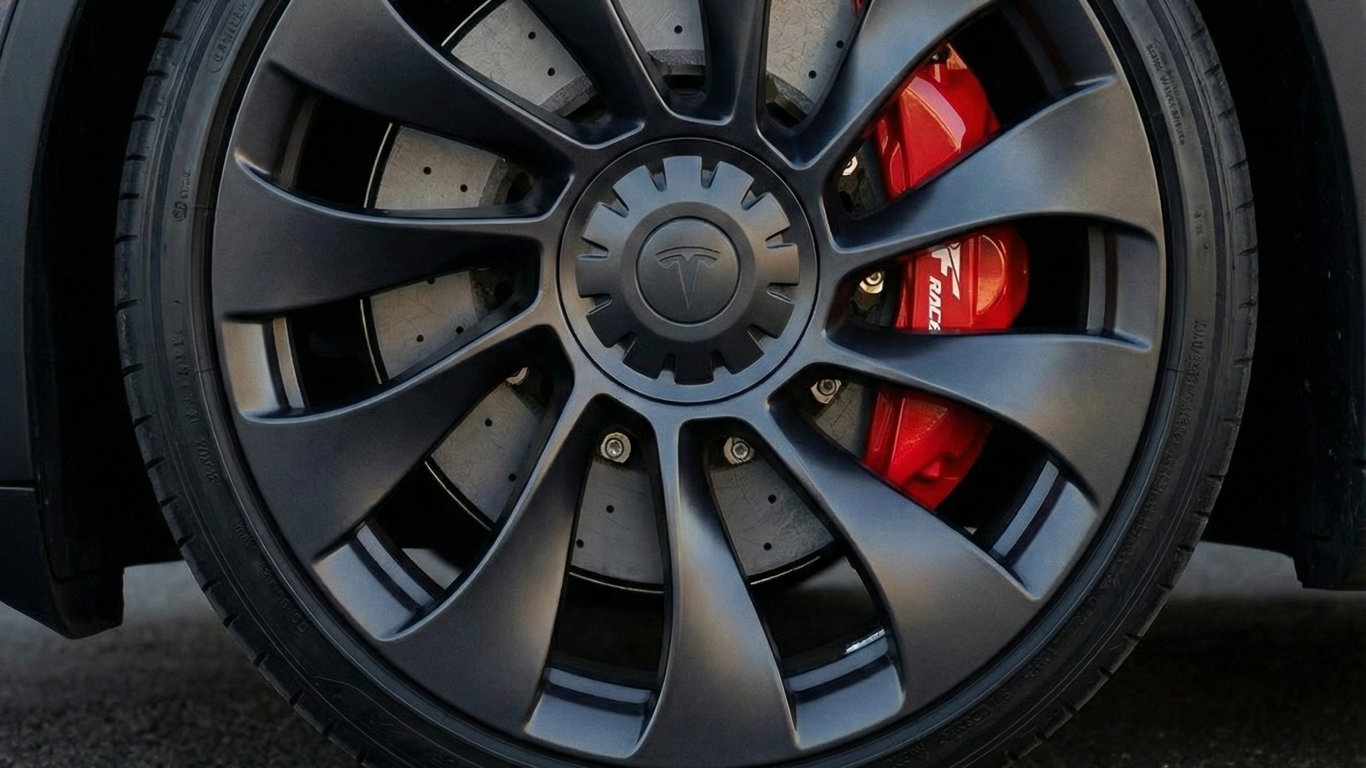 3.7秒加速之后，你的Model Y还差这道安全防线