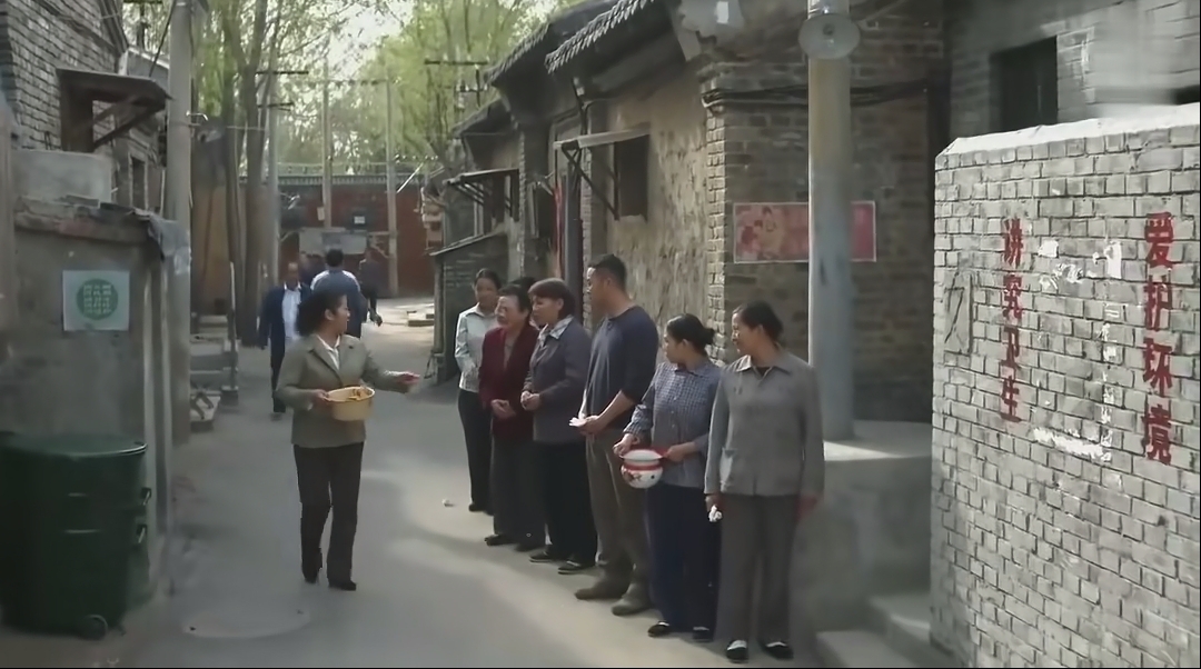 这是哪个时代，居民上个厕所还要一大早提前排队，天哪，真受不了，要说出门旅游在景区