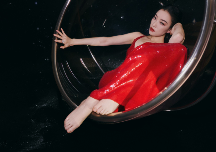倪妮的氛围红裙，超nice的，喜欢不！