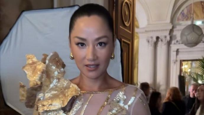 别人50岁磨皮扮嫩，她54岁素颜上热搜——瞿颖凭什么让香奈儿为她站台？