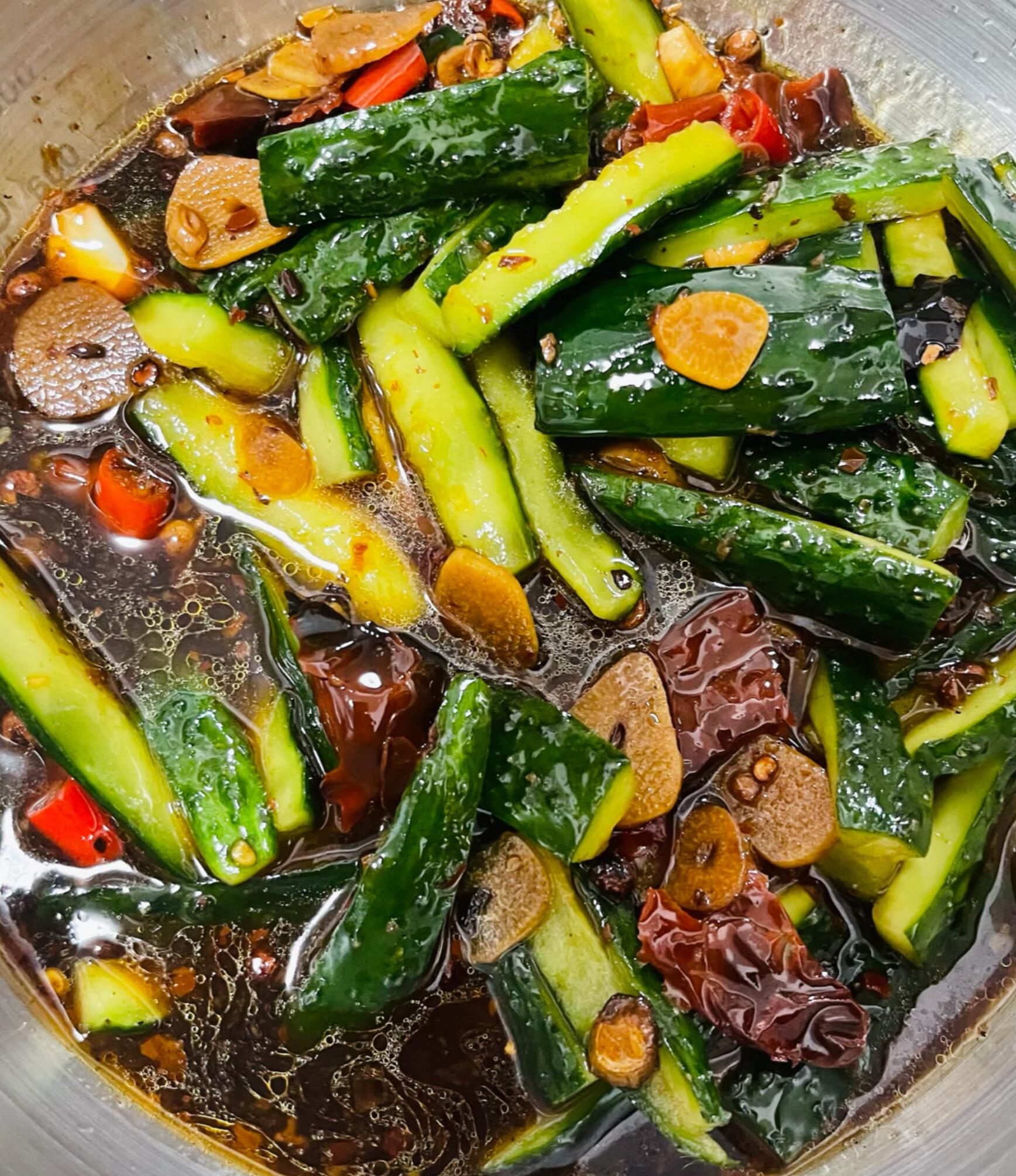 脆到爆汁的泡黄瓜❗️保姆级教程，新手零失败，追剧下酒绝了
夏天没胃口？一定要试试