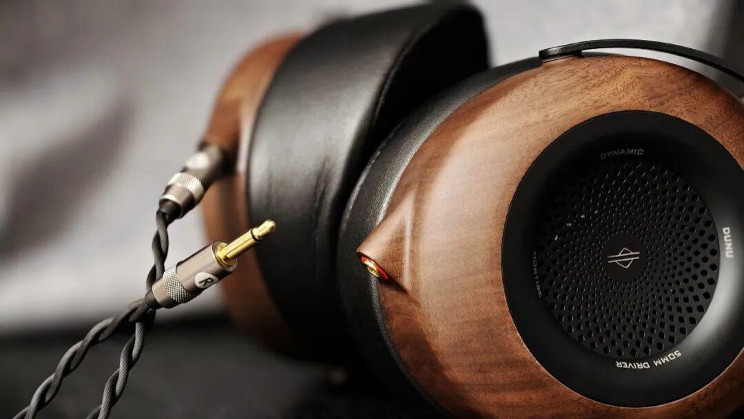 达音科卯：面面俱到的北美黑胡桃木头戴大耳机，端水大师匠心出品