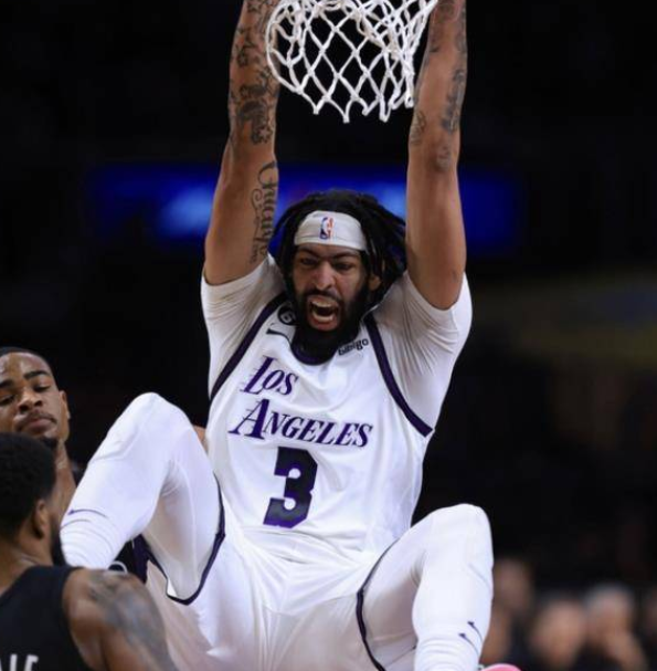 其实太阳要补四号位还有一个人选，就是浓眉

布克和格林不管将来怎样，这两人组合占