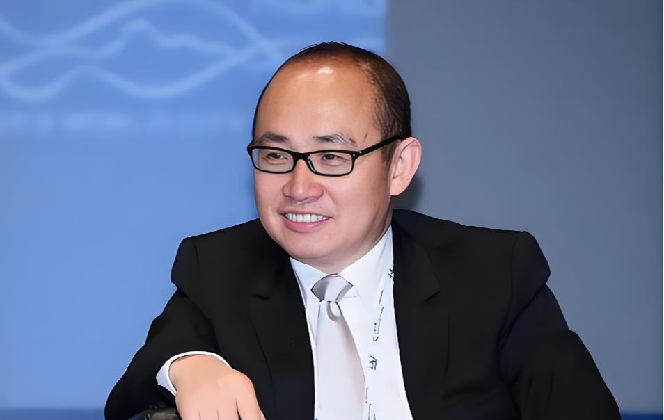 潘石屹是这波房地产大潮中，少有的在房地产寒冬来临之前，成功保全自己个人财富、没对