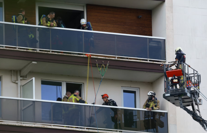 比利时公寓楼发生火灾，致5人死亡
