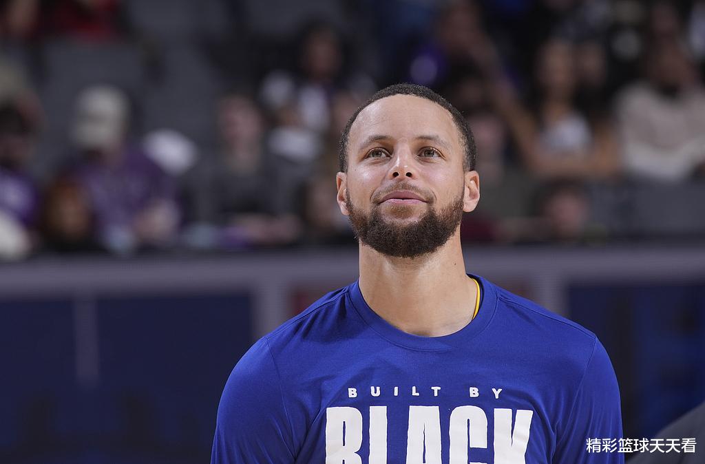 库里是NBA超巨里无缘季后赛次数最多的球员，高达7次！而詹姆斯、杜兰特、科比都是
