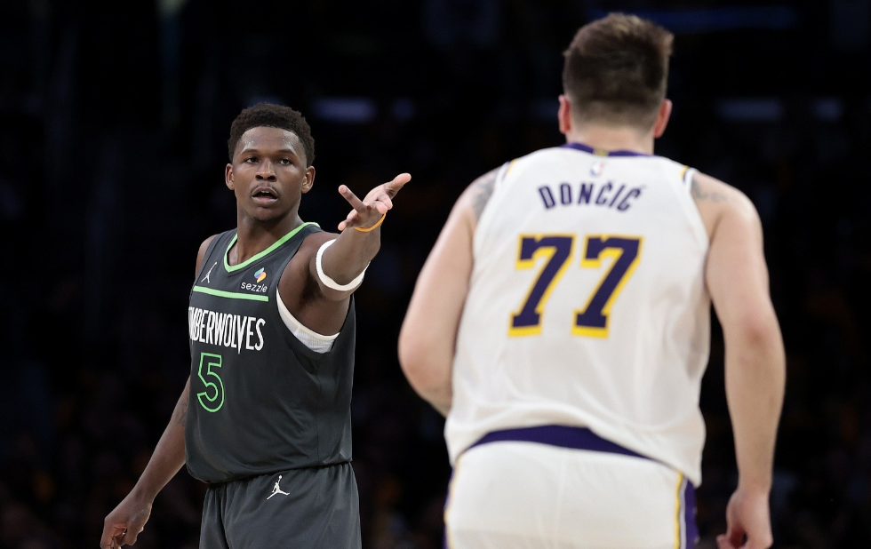 文班怒了！今天进行的2026NBA全明星周末正赛中，代表世界队出战的两大球星约基