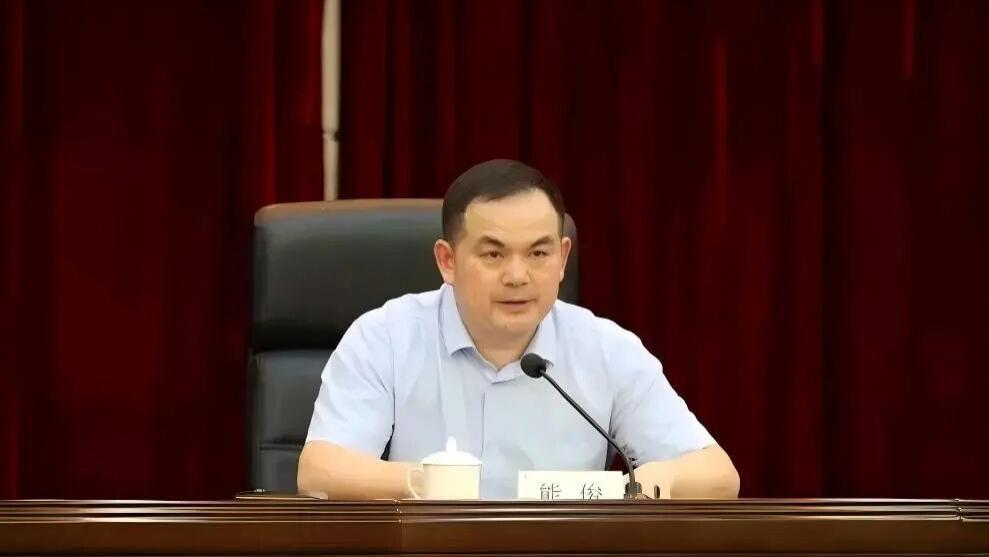 南京市仙林大学城管委会副主任熊俊任上被查：权力监督的警钟再次敲响