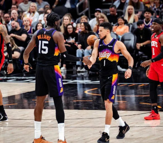 逆天奥特，我看不下去了

今天太阳VS火箭的比赛投不进丢篮板一堆失误，他还在坚持