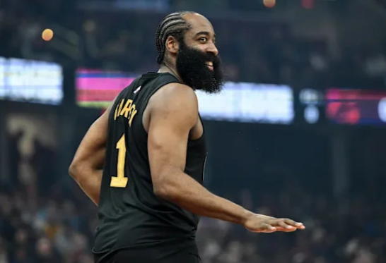 在今天的《RunIt Back》节目中，路威谈到了哈登说自己季后赛运气差的言论。