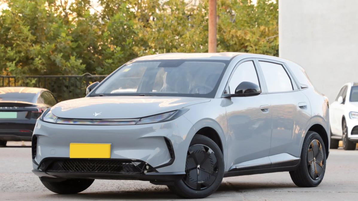 10万内的精品小车该怎么选？极狐T1和名爵MG4各有哪些优劣？