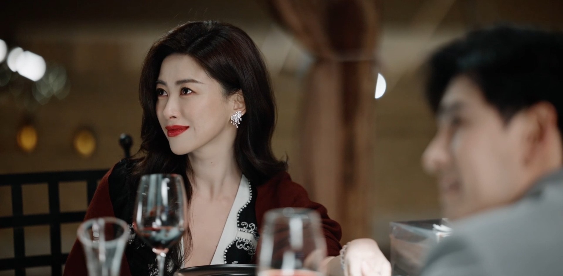 鲁贞贞的孩子，不是聂予诚的，会是谁的呢？
许蜜语和丈夫结婚10年，长期养尊处优，