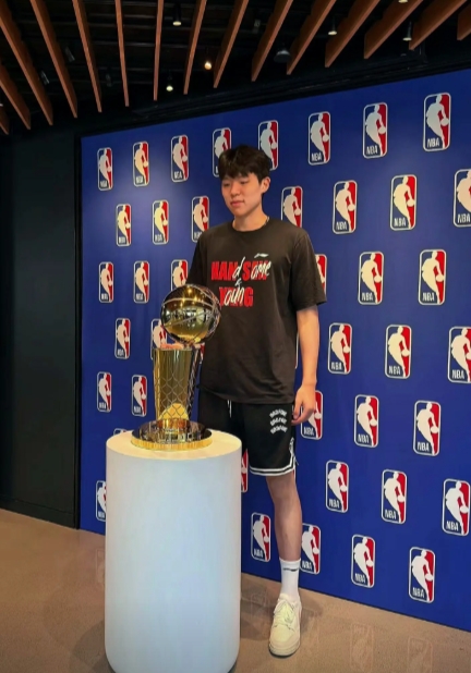 无论杨瀚森两年后是否在NBA查无此人？青岛国信在杨瀚森身上的投资确实赚了！
青岛