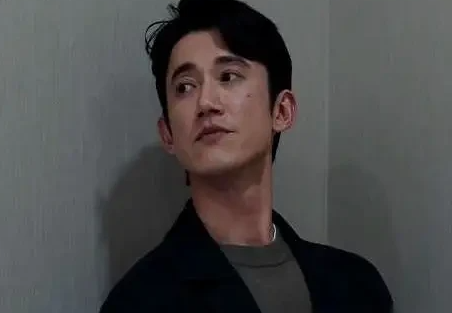 不知道为什么有的演员虽然演的角色很坏很坏
但是出了角色让人还是喜欢，而对于吴慷仁