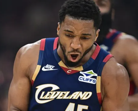 NBA季后赛骑士主场对阵猛龙的比赛已经结束。全场战罢，骑士115-105战胜猛龙