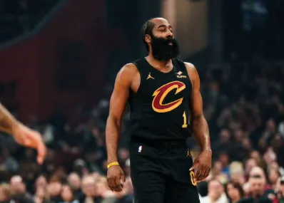 这就是哈登季后赛拉胯的原因吗，这场对战鹈鹕的比赛大家可以看看！

因为对手持续包