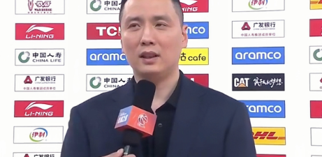 上海男篮主教练卢伟谈球队大胜新疆取得21连胜，他表示：这是一场精彩的比赛，但因为