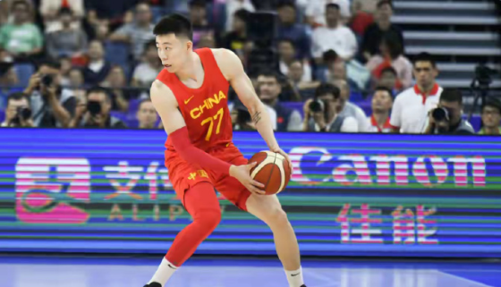 男篮对阵台北队前，针对陈盈骏和刘铮想战胜中国队的说法，主帅郭士强表示：
“台北队