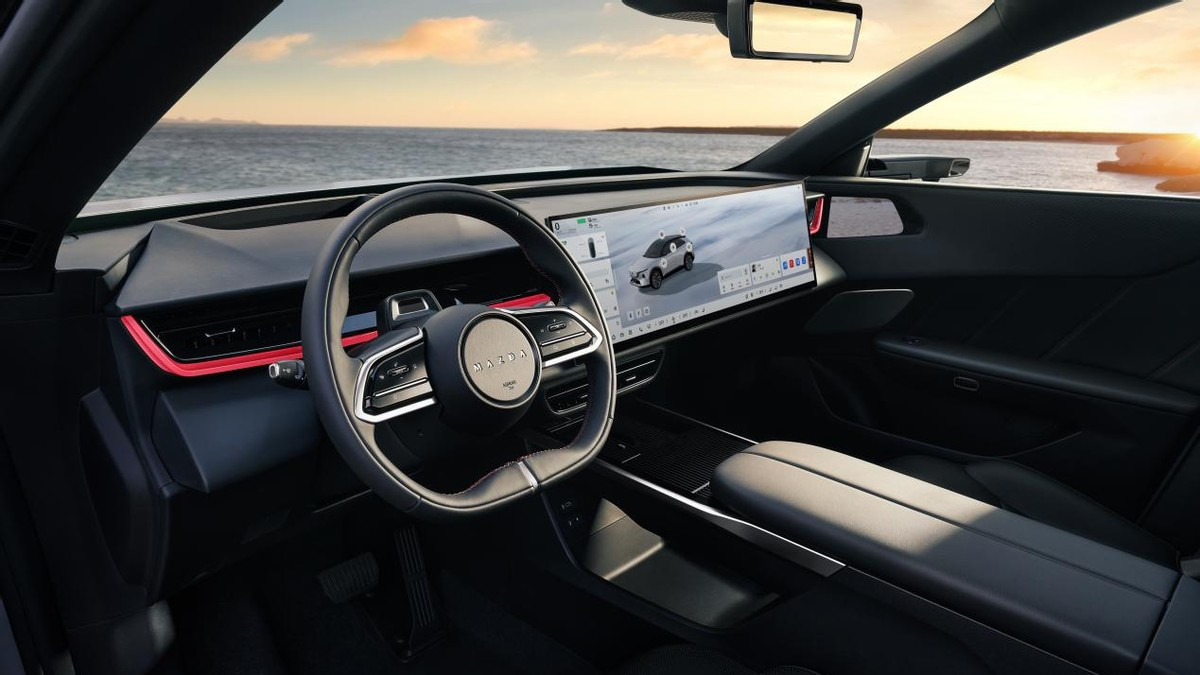 EZ-60首次智能化升级重磅开启，行业首个裸眼3D HUD上车