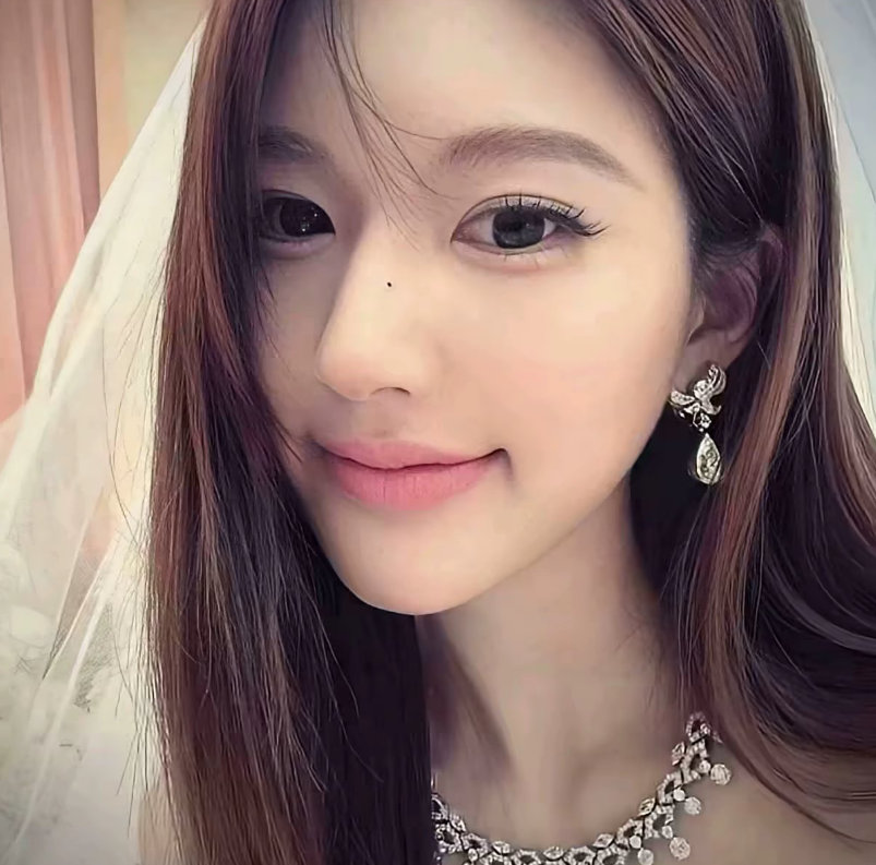 你是专属我的光，盼你一直闪耀，前路坦荡