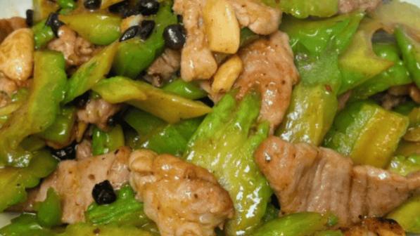 苦瓜炒肉：清爽不苦超下饭，粤式家常味的智慧吃法！