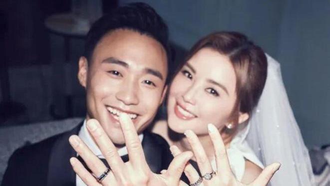 港媒直击阿Sa蔡卓妍丈夫Elvis行踪